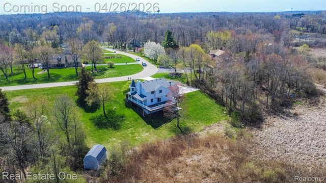 3306 Muirfield Circle, White Lake Charter Township, MI 48383