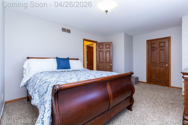 3306 Muirfield Circle, White Lake Charter Township, MI 48383