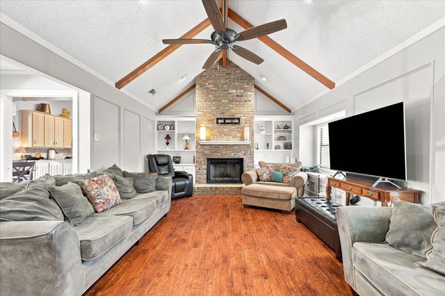 923 Wellington Drive, Duncanville, TX 75137