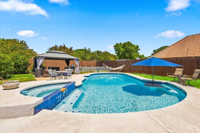 923 Wellington Drive, Duncanville, TX 75137