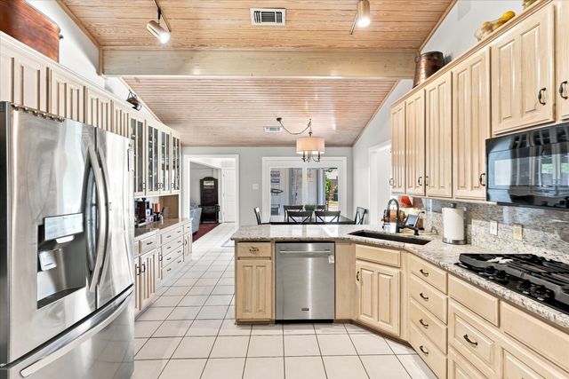 923 Wellington Drive, Duncanville, TX 75137