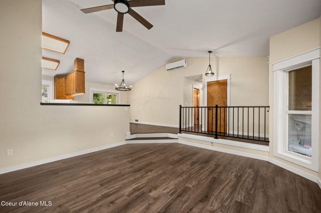 8682 N Clarkview PL, Hayden, ID 83835