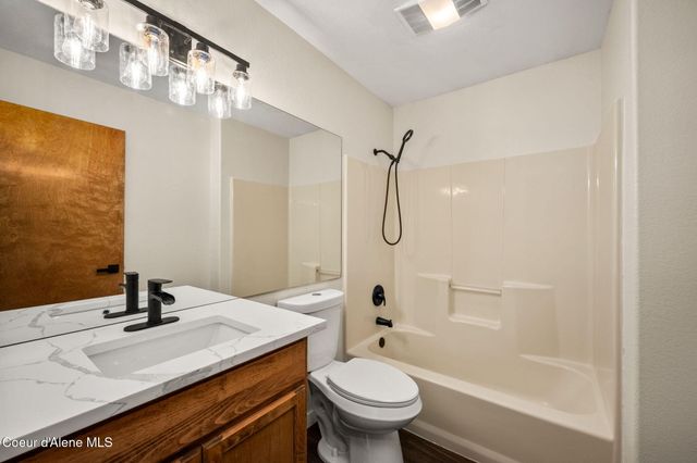 8682 N Clarkview PL, Hayden, ID 83835
