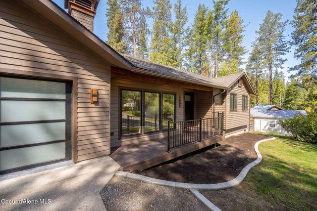 8682 N Clarkview PL, Hayden, ID 83835