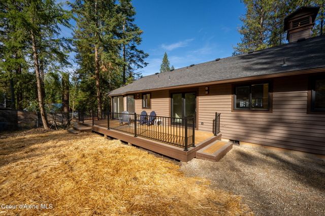 8682 N Clarkview PL, Hayden, ID 83835