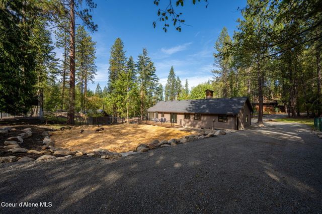 8682 N Clarkview PL, Hayden, ID 83835