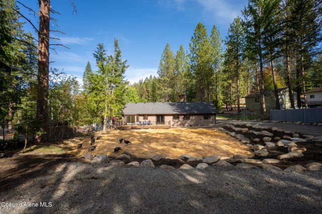 8682 N Clarkview PL, Hayden, ID 83835