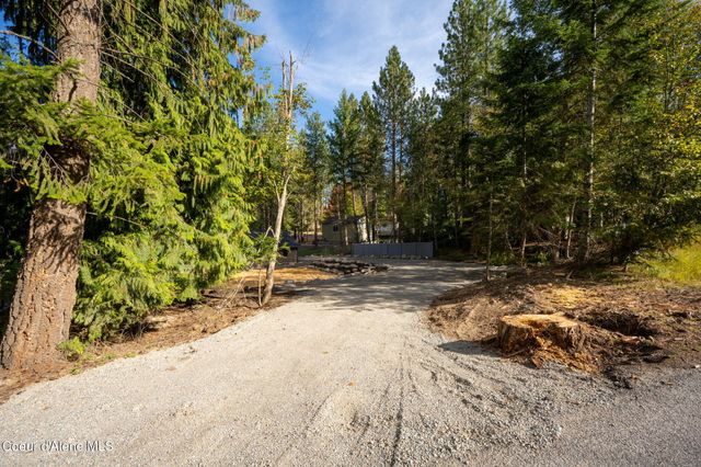 8682 N Clarkview PL, Hayden, ID 83835