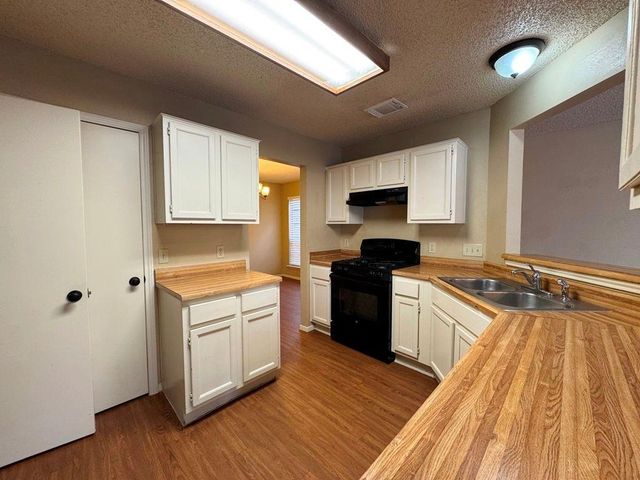 1002 Great Britain BLVD, Austin, TX 78748