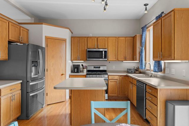 14974 Hillside Trail, Savage, MN 55378