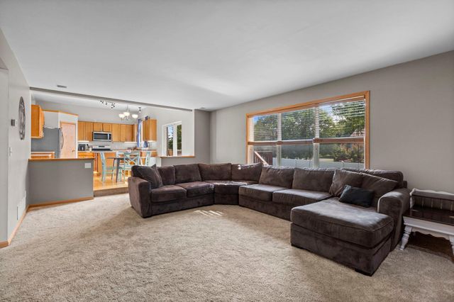 14974 Hillside Trail, Savage, MN 55378