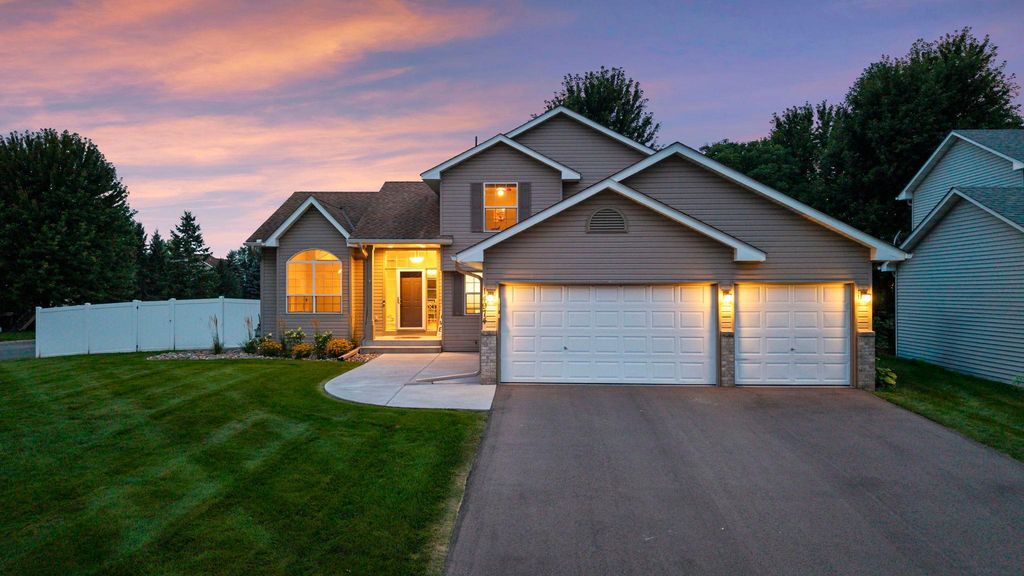 14974 Hillside Trail, Savage, MN 55378