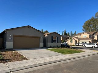 6734 E Cambridge Avenue, Fresno, CA 93727