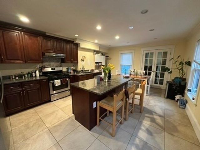 27 Essex St 2, Cambridge, MA 02139