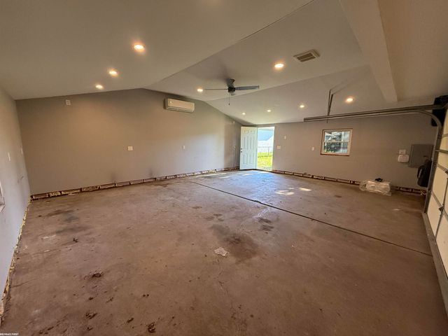 17851 Rainbow Street, Fraser, MI 48026