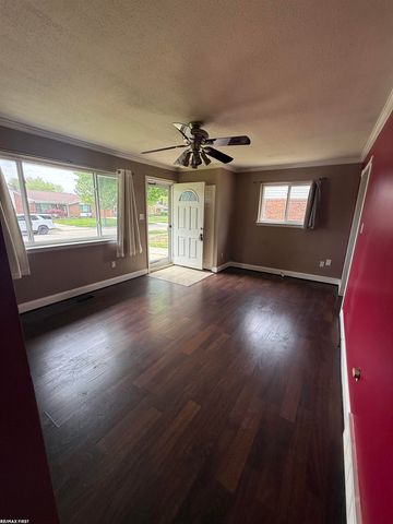 17851 Rainbow Street, Fraser, MI 48026