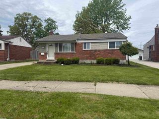 17851 Rainbow Street, Fraser, MI 48026