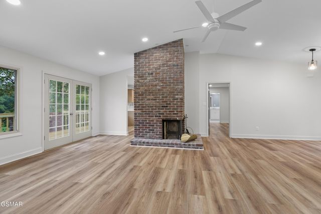 3320 Hazelwood Court, Baneberry, TN 37890