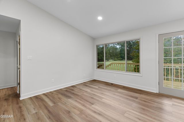 3320 Hazelwood Court, Baneberry, TN 37890