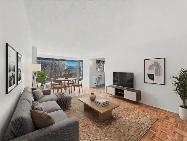 4455 Douglas Avenue 9M, Bronx, NY 10471