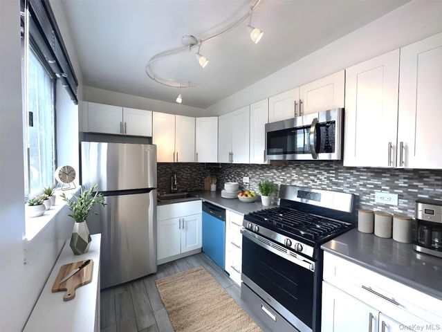4455 Douglas Avenue 9M, Bronx, NY 10471