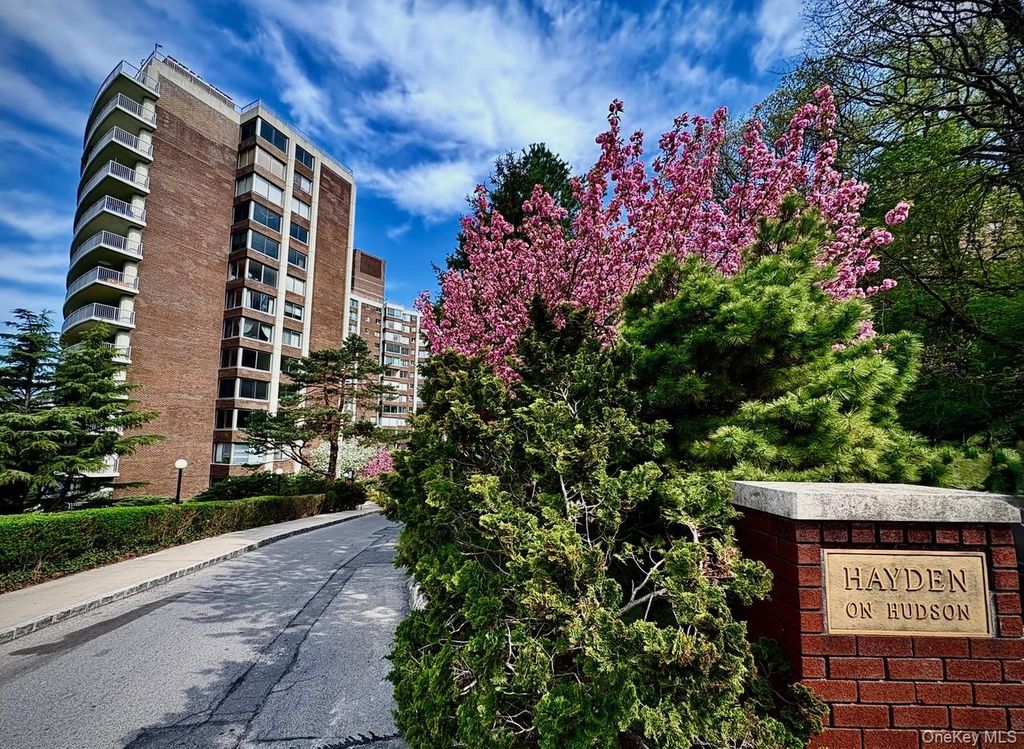 4455 Douglas Avenue 9M, Bronx, NY 10471