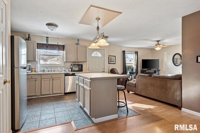 4117 Marie Drive, Springfield, IL 62707