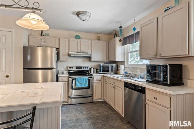 4117 Marie Drive, Springfield, IL 62707