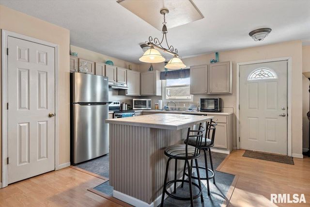 4117 Marie Drive, Springfield, IL 62707