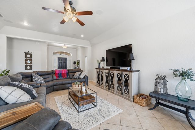 912 Queen Elizabeth Drive, Waco, TX 76657