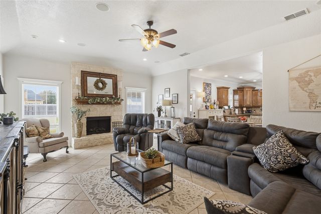 912 Queen Elizabeth Drive, Waco, TX 76657