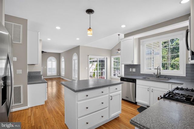 2 SILVERTHORN, Stafford, VA 22554
