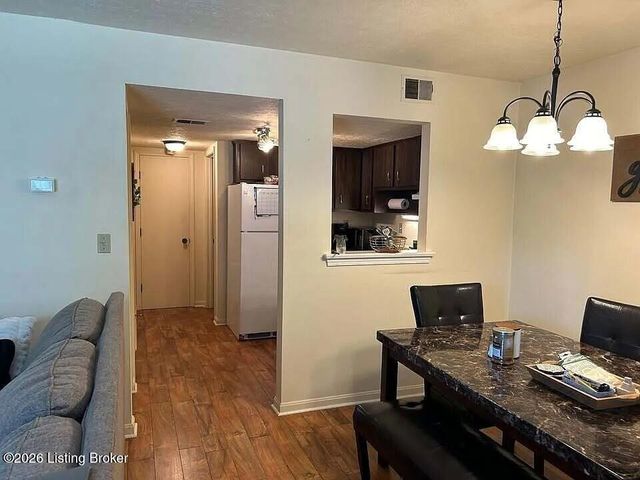 240 Breckenridge Ln, Louisville, KY 40207