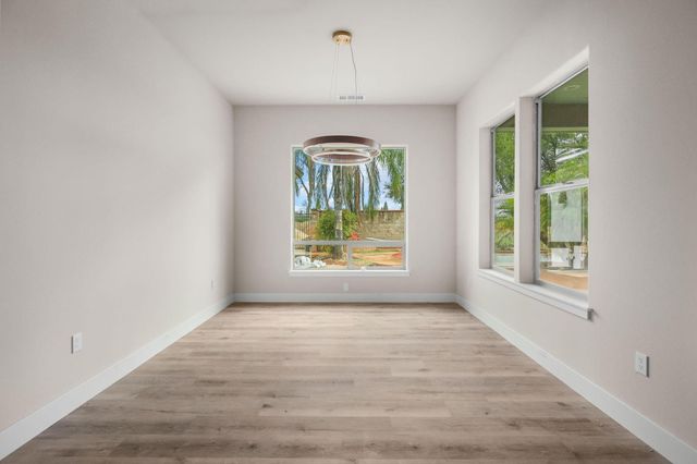 950 Santa Cruz Drive, Redding, CA 96003