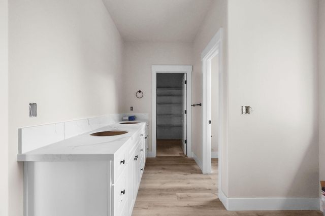 950 Santa Cruz Drive, Redding, CA 96003