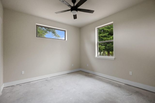 950 Santa Cruz Drive, Redding, CA 96003