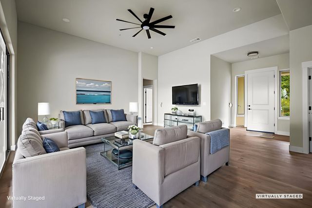 950 Santa Cruz Drive, Redding, CA 96003