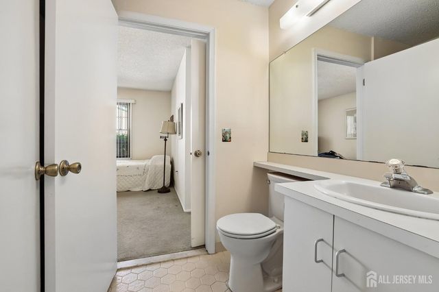 188 W Wycoff Way, East Brunswick, NJ 08816