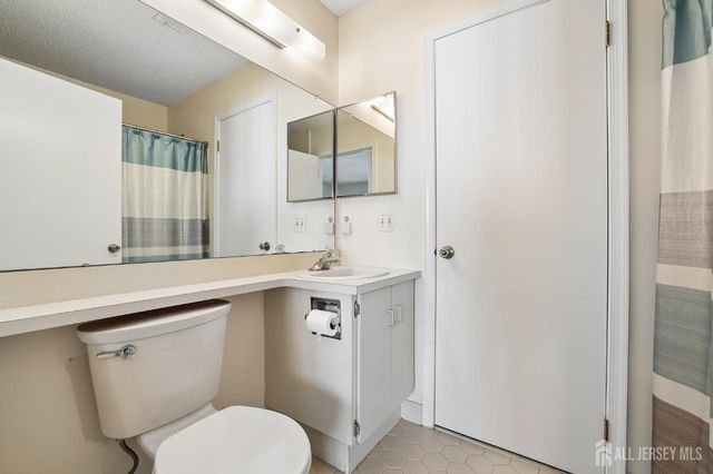 188 W Wycoff Way, East Brunswick, NJ 08816