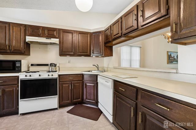 188 W Wycoff Way, East Brunswick, NJ 08816
