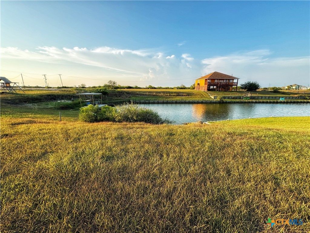 29 Tarpon Landing, Port Lavaca, TX 77979