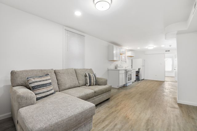 238 E 22 Street, Chicago Heights, IL 60411