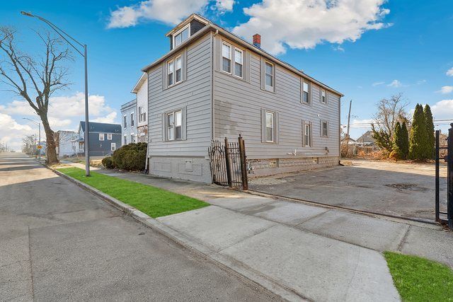 238 E 22 Street, Chicago Heights, IL 60411