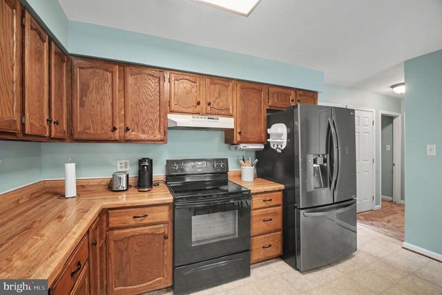 408 WESTOVER PKWY, Locust Grove, VA 22508