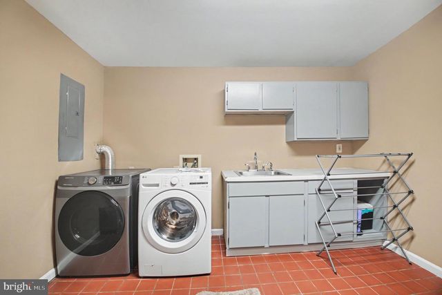 408 WESTOVER PKWY, Locust Grove, VA 22508