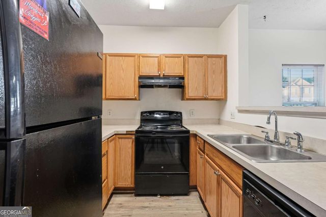 6080 Camden Forrest Cove, Riverdale, GA 30296