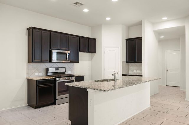 613 Duroc DR, Hutto, TX 78634