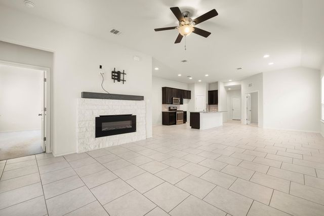 613 Duroc DR, Hutto, TX 78634