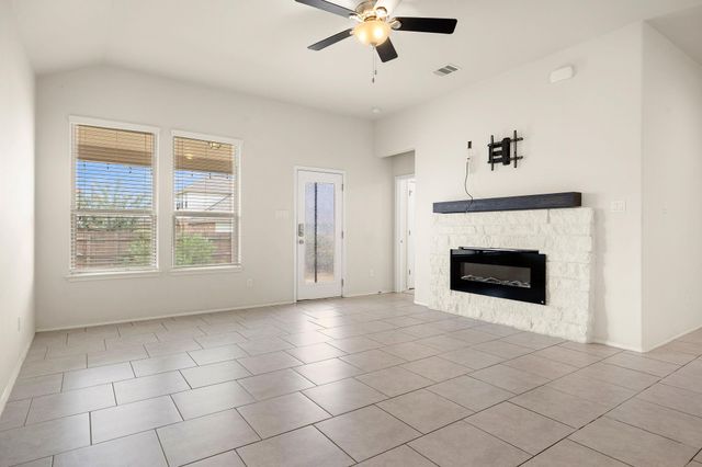 613 Duroc DR, Hutto, TX 78634