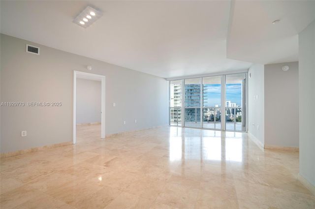 400 Alton Rd 2309, Miami Beach, FL 33139